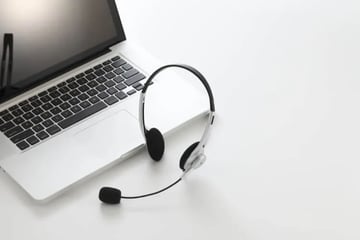 クラウド型コールセンターシステムとは？メリットなどを解説