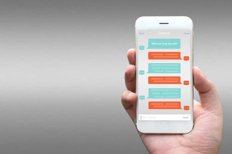 チャットとは？導入メリットやメールとの機能比較について解説