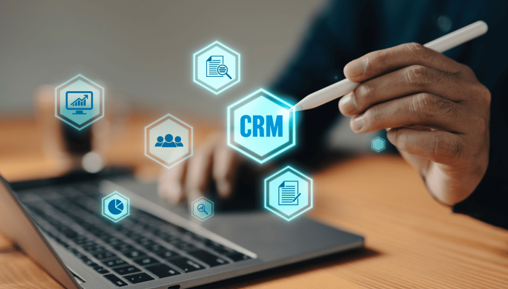 CRM導入の成功法則:3つの壁を乗り越えるための実践ガイド