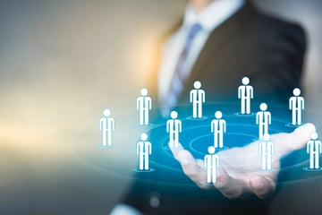 CRMマーケティングとは？戦略策定のポイントや実施の流れについて解説