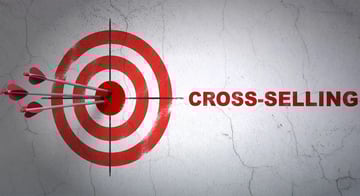 クロスセルとは？アップセルとの違いやメリット、成功のためのポイントを紹介