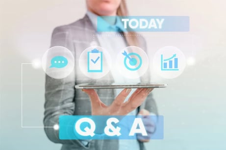 ビジュアルIVRとは?電話自動応答システム(IVR)との違いや費用面などでの導入のメリット、注意点を解説