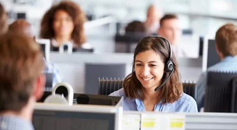 ボイスボットとは? AIに電話対応を任せるメリット・デメリット、導入事例を解説