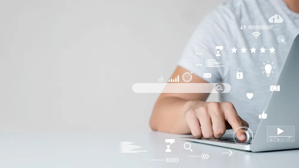 Webチャットツールとは？種類や活用例を紹介！ 1