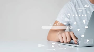 Webチャットツールとは？種類や活用例を紹介！