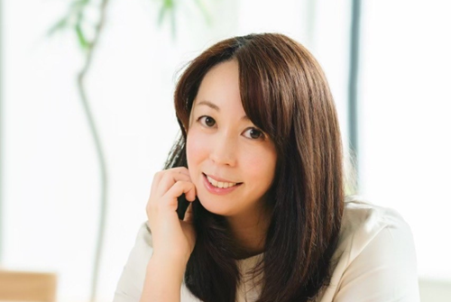 中津 有里子